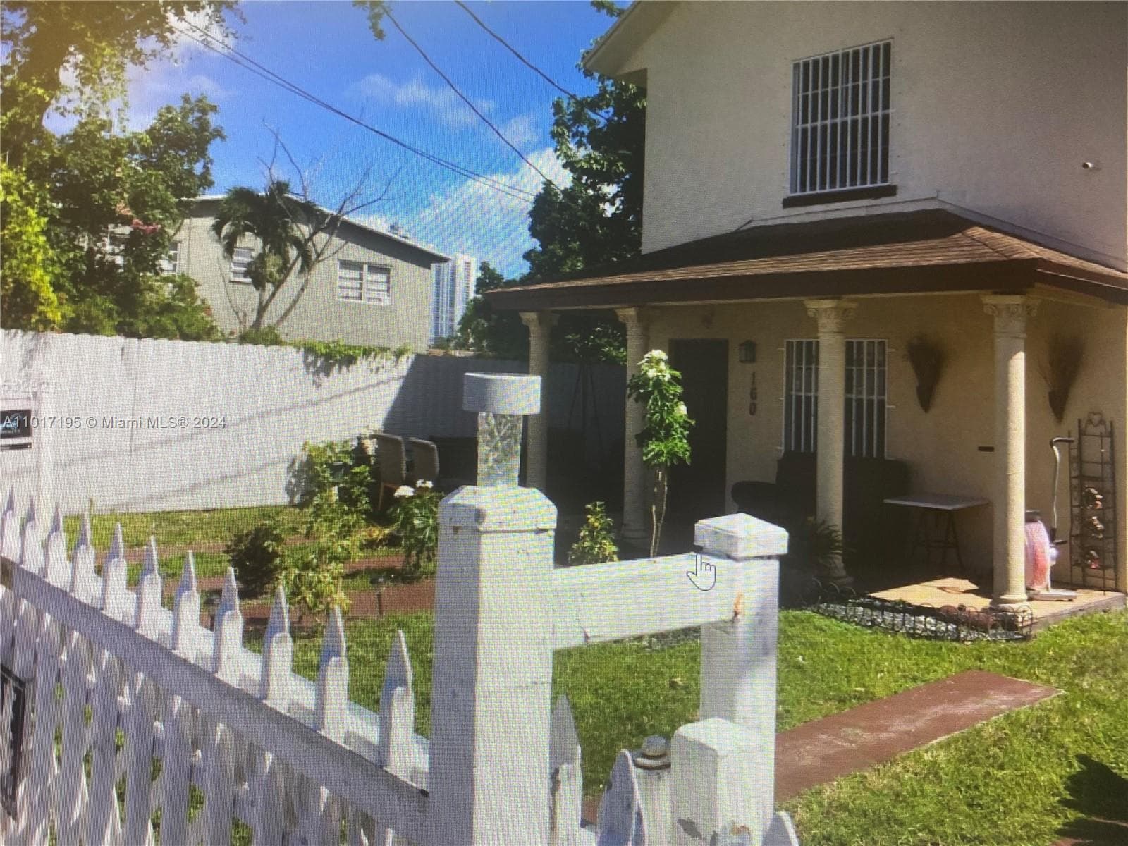 160 NW 27th St, Miami FL 33127
