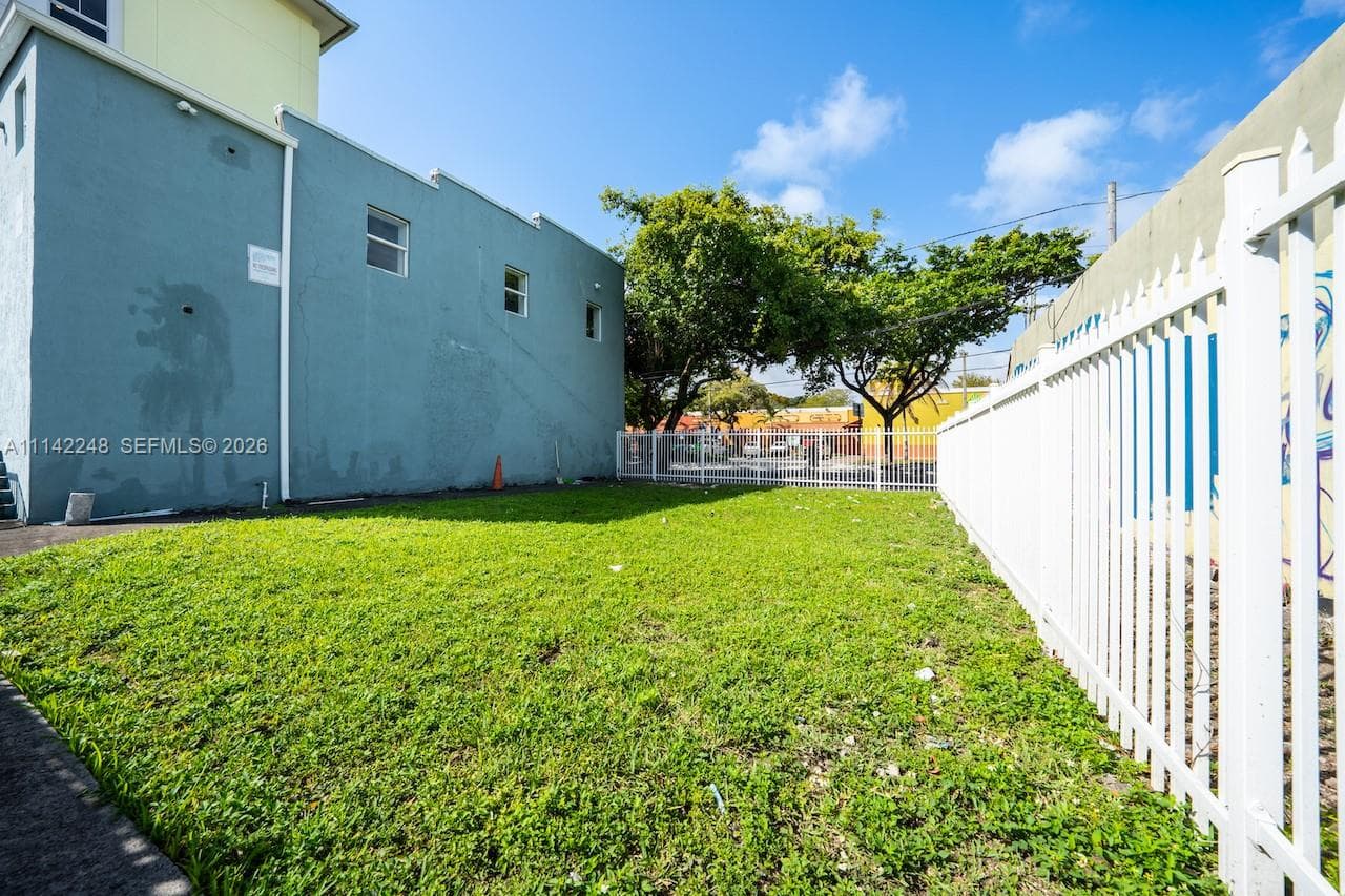 1525-27 NW 3rd Ave, Miami FL 33136