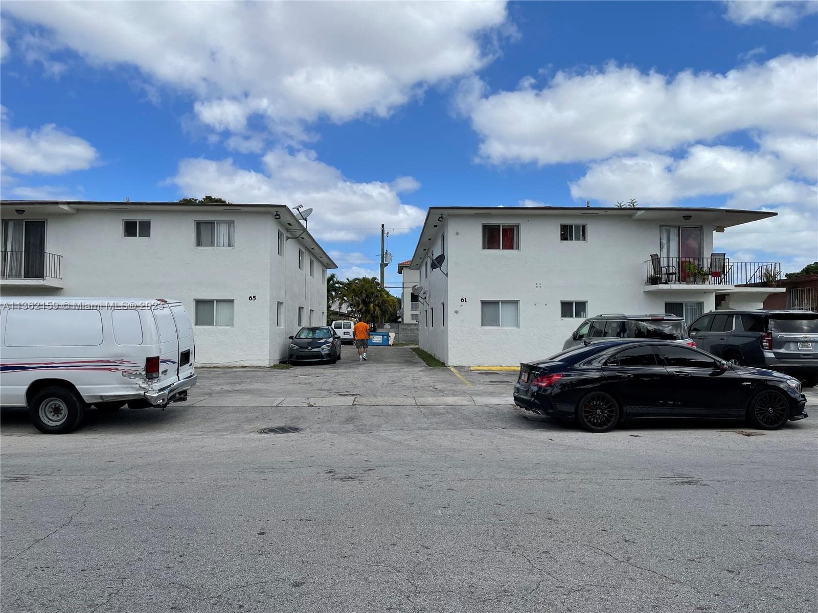 61 W 13th St, Hialeah FL 33010