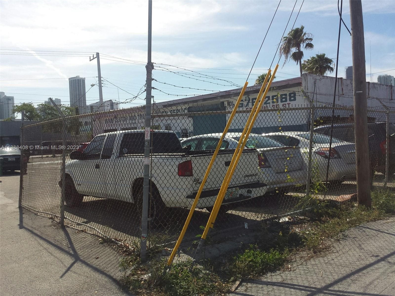 60 NW 20th St, Miami FL 33127