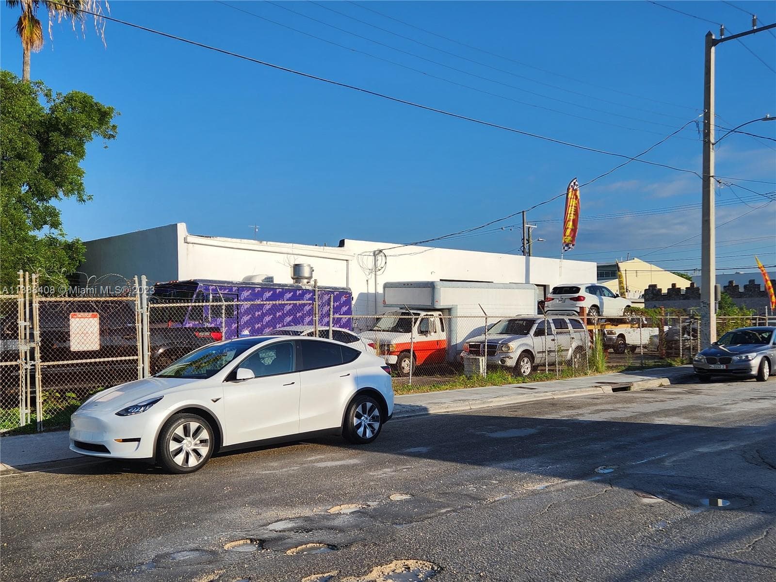 60 NW 20th St, Miami FL 33127