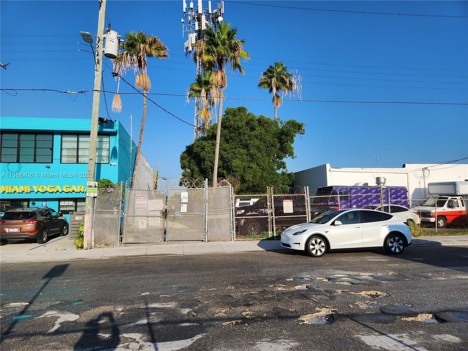 60 NW 20th St, Miami FL 33127