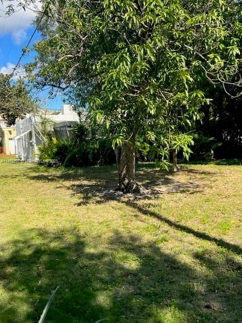821 NE 120th St, Biscayne Park FL 33161