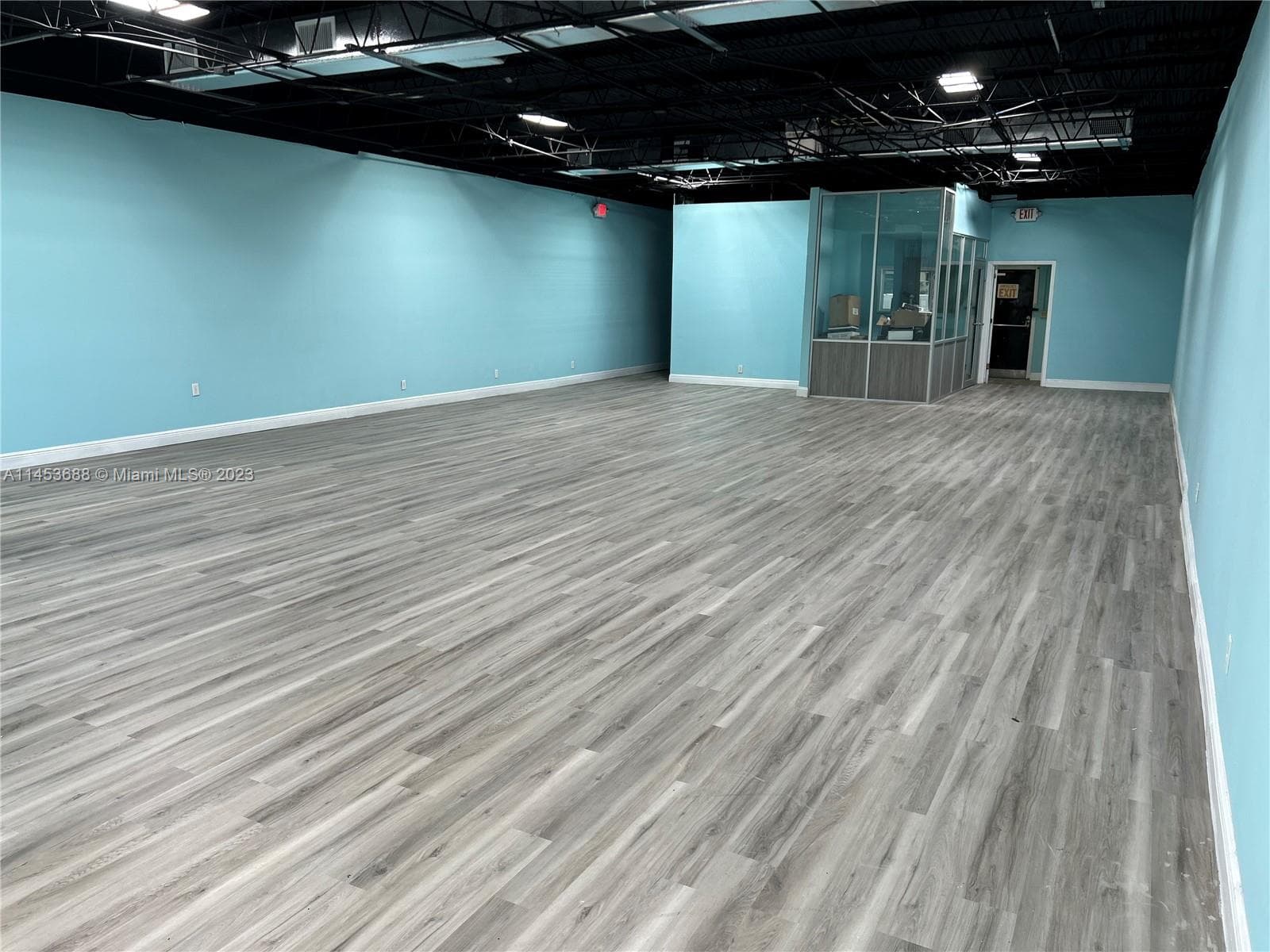 Show Room