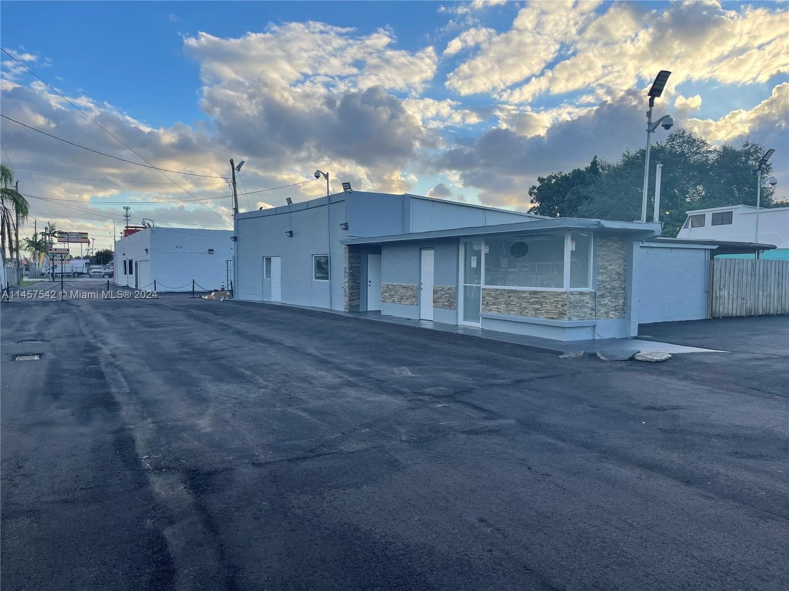 9800 NW 27th Ave, Miami FL 33147