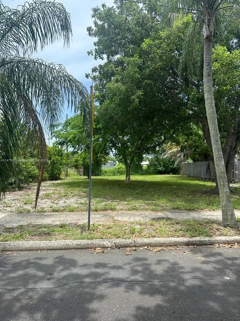 3014 Greenwood Ave, West Palm Beach FL 33407