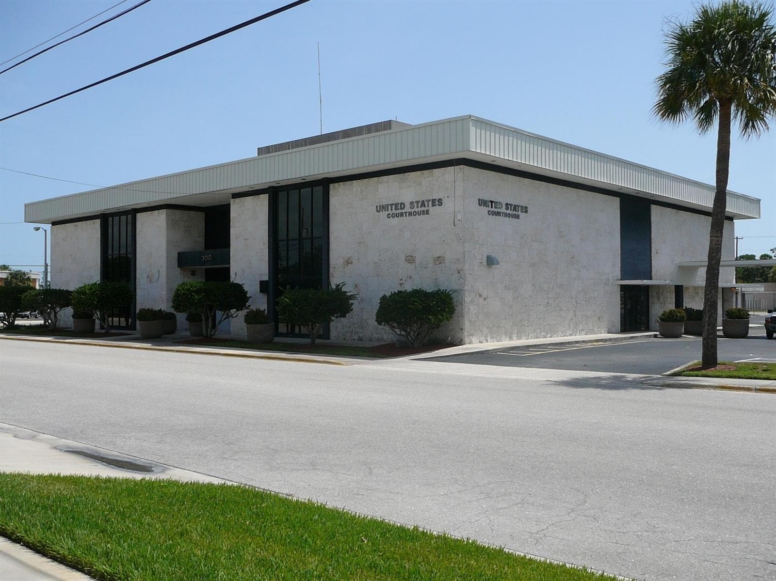 300 S 6th Street, Fort Pierce FL 34950