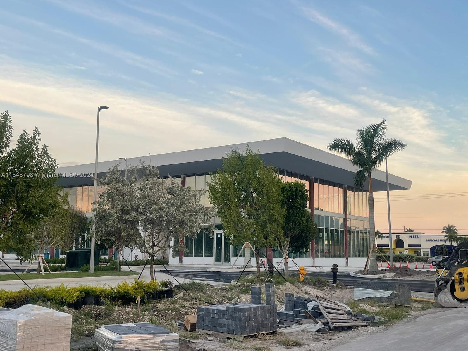 1006 E HALLANDALE BEACH BLVD # 104, Hallandale Beach FL 33009