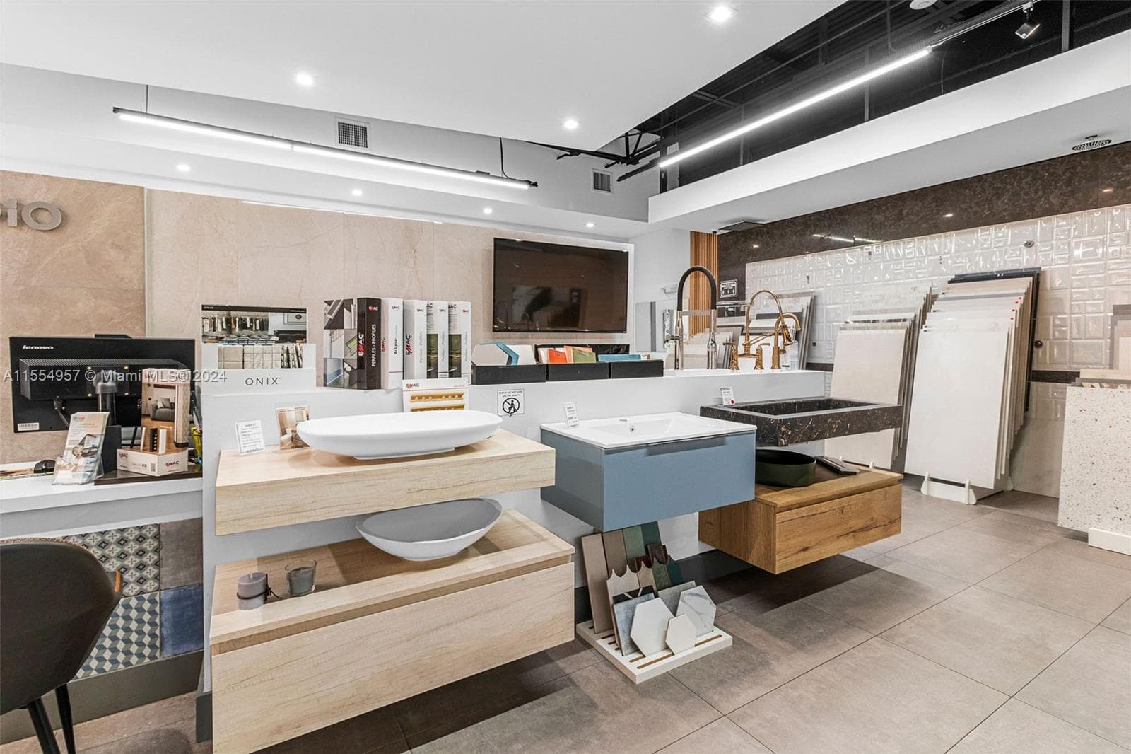 Bath Vanities/Accessories and Flooring, Doral FL 33122