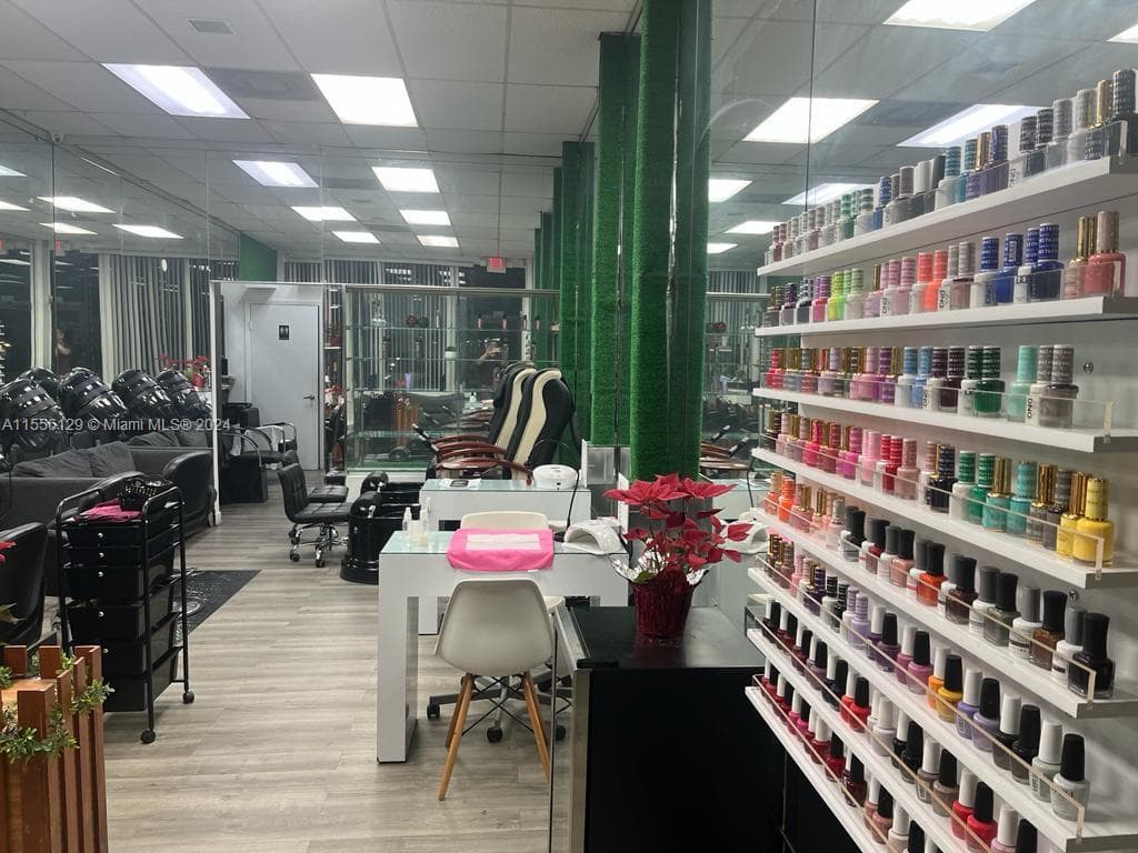 11400 W FLAGLER ST, Sweetwater FL 33174