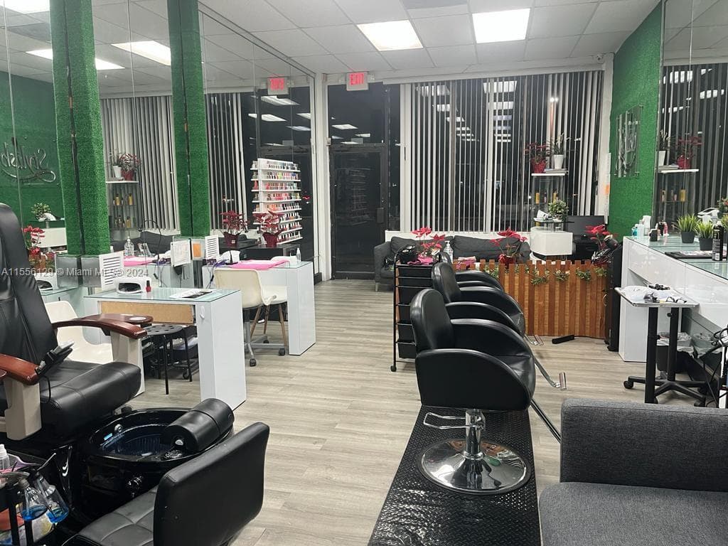 11400 W FLAGLER ST, Sweetwater FL 33174