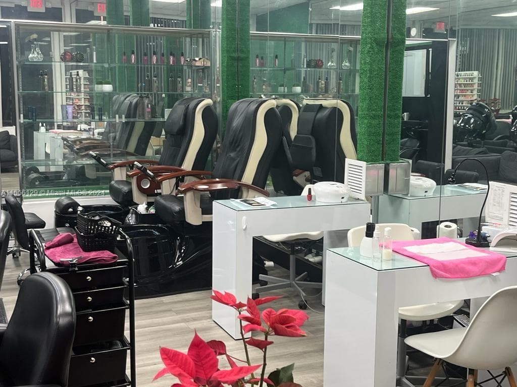11400 W FLAGLER ST, Sweetwater FL 33174