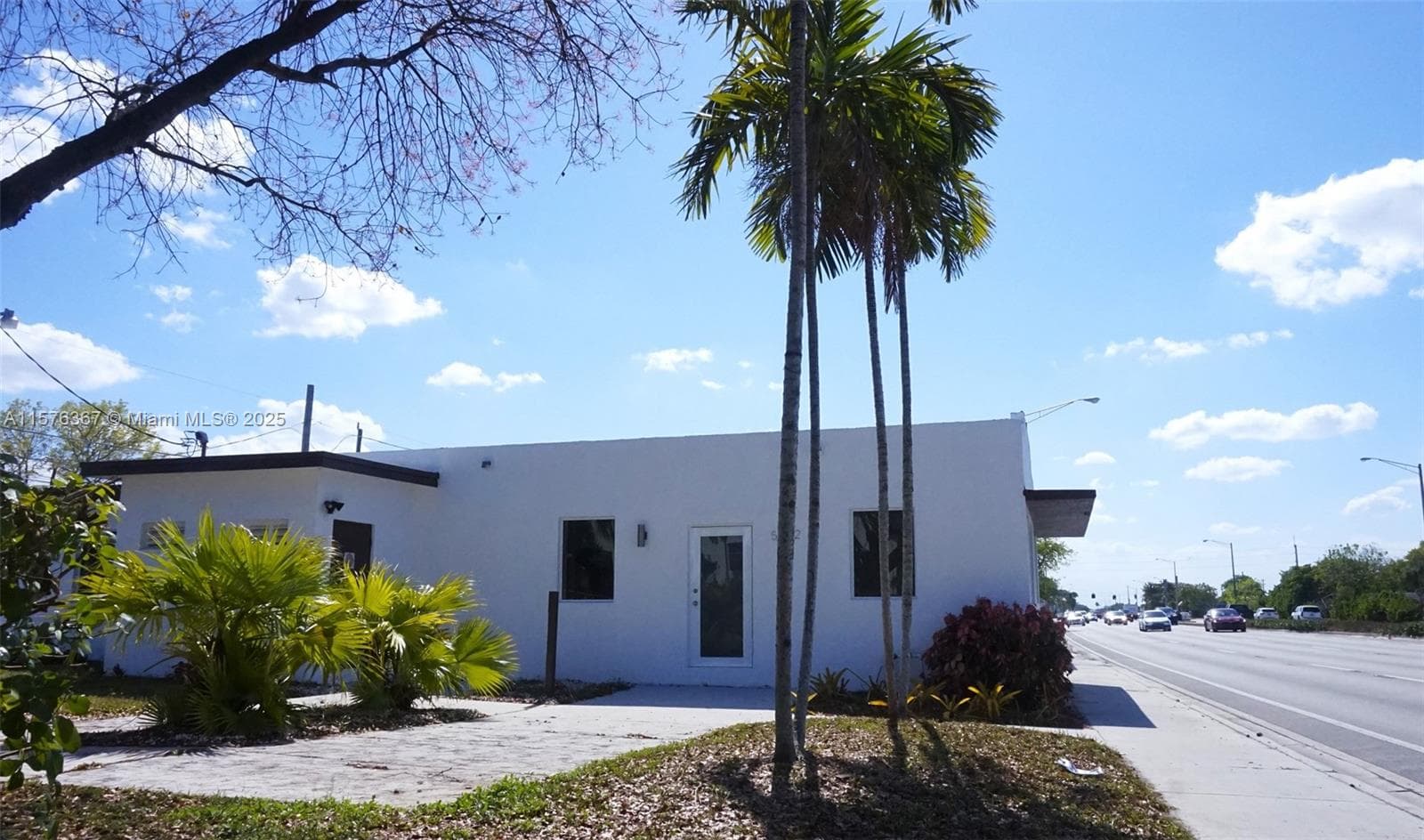5232 Pembroke Rd, West Park FL 33021