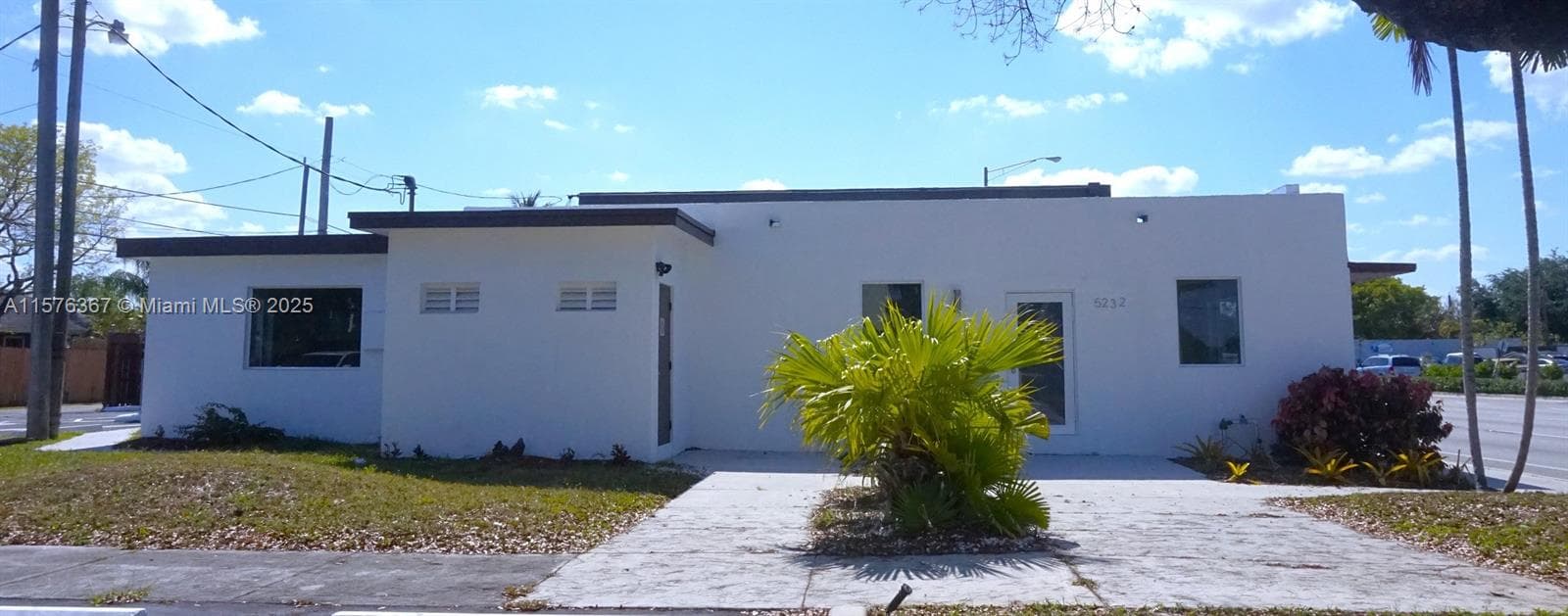 5232 Pembroke Rd, West Park FL 33021
