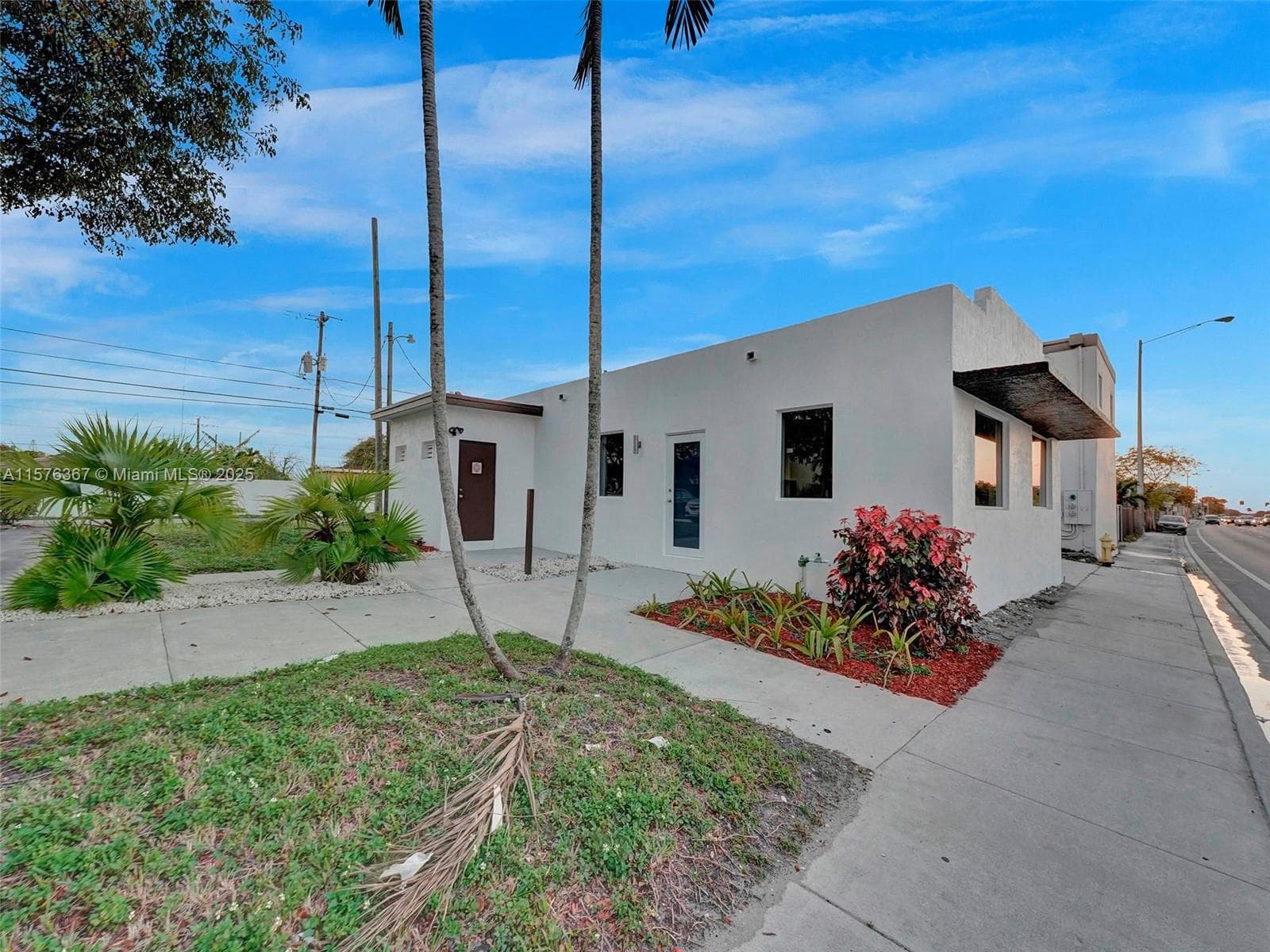 5232 Pembroke Rd, West Park FL 33021