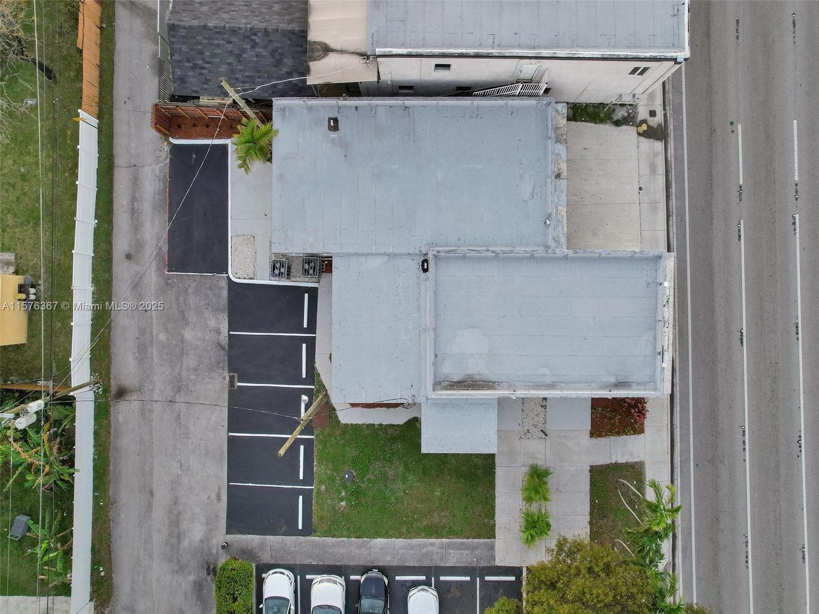 5232 Pembroke Rd, West Park FL 33021