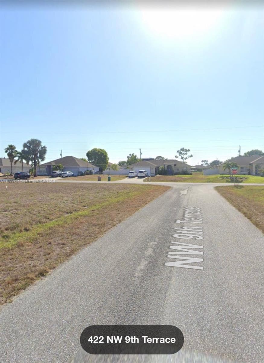422 NW 9th Terr, Cape Coral FL 33993