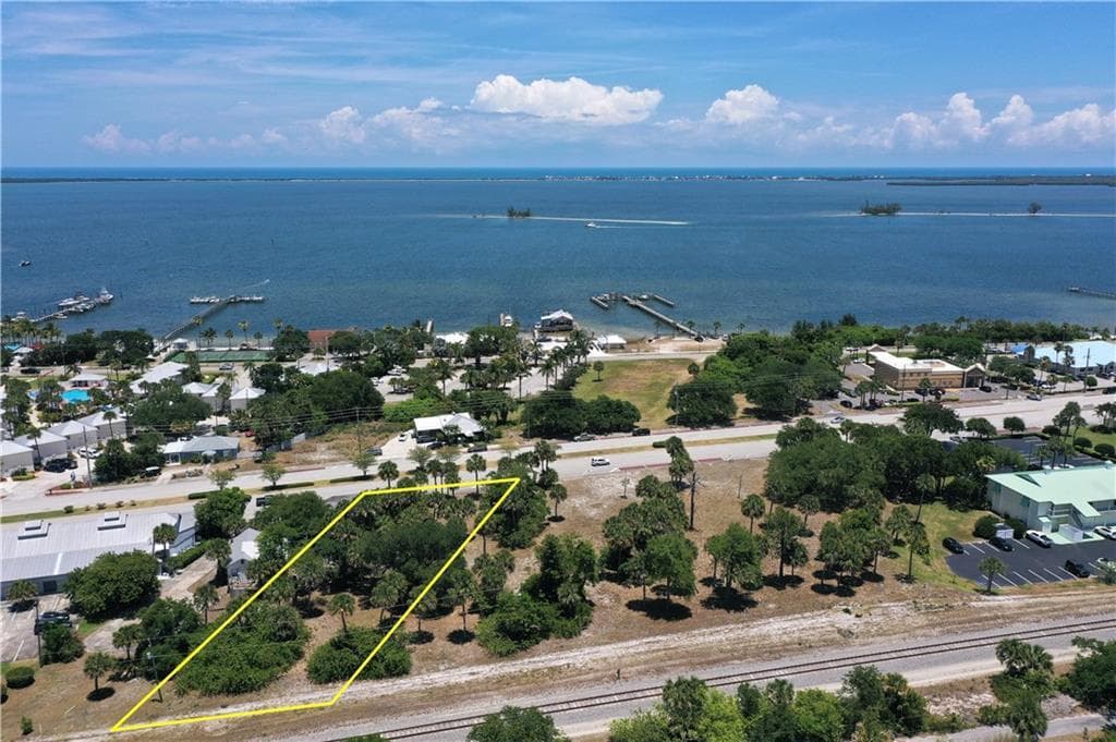 1531 Us Highway 1 Highway, Sebastian FL 32958
