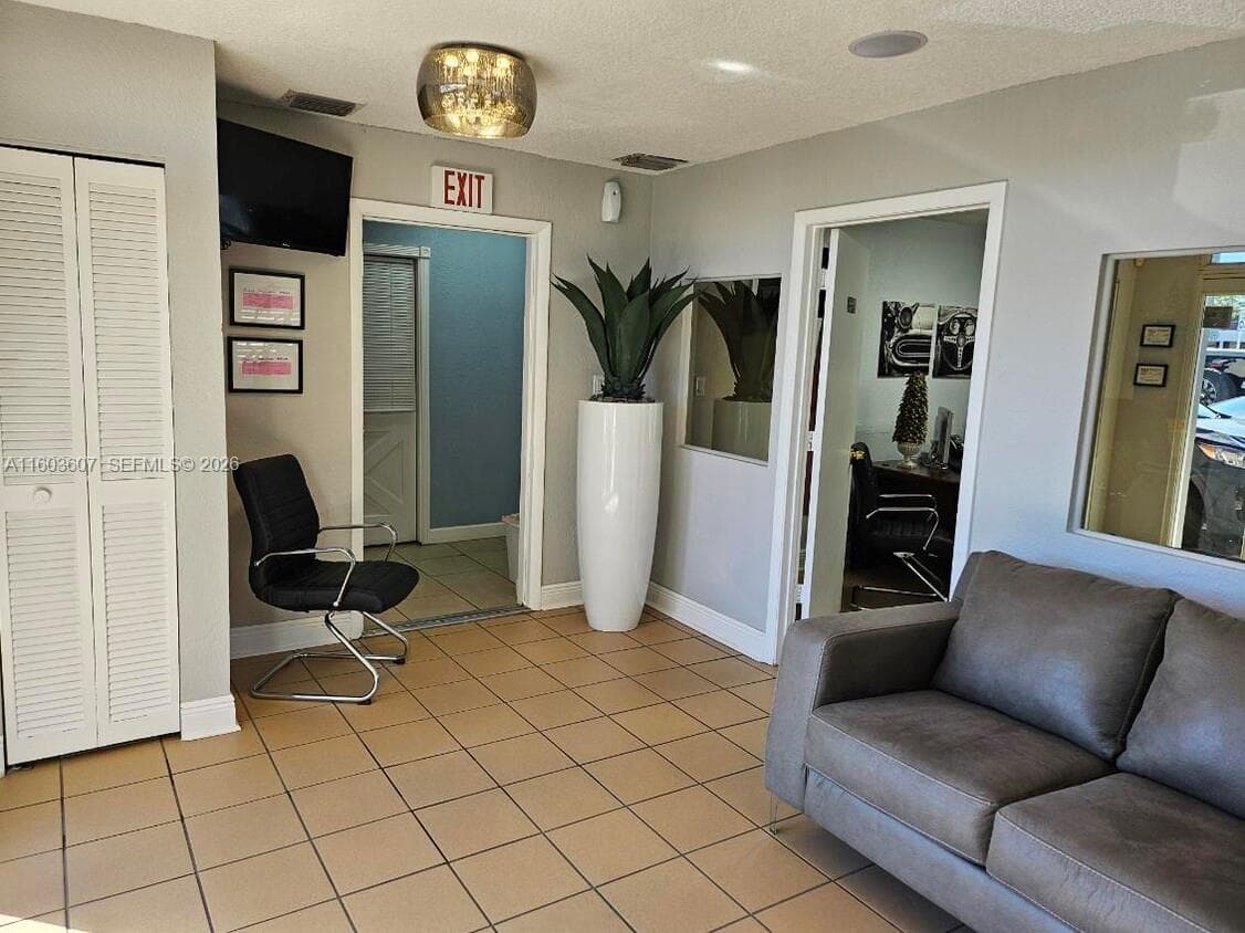 4010 E 8th Ave, Hialeah FL 33013