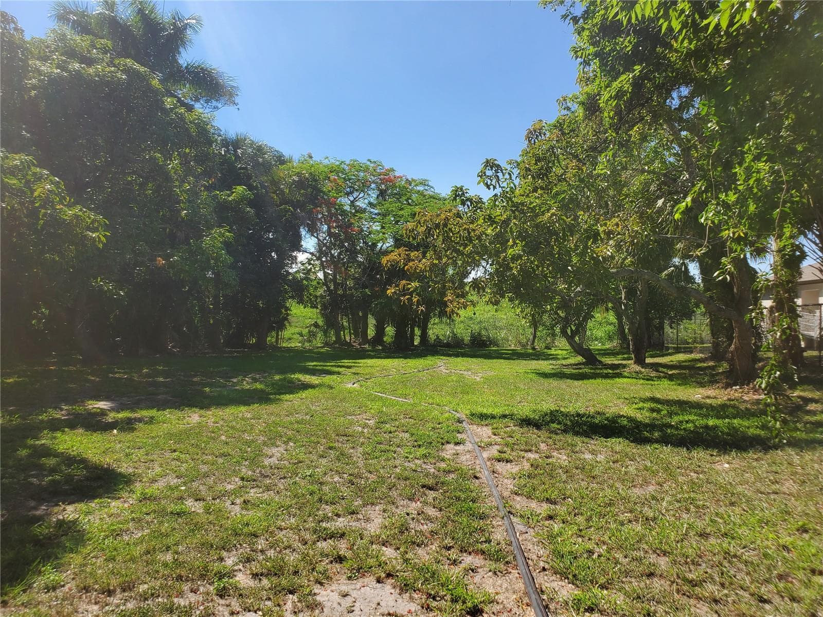 1697 E Main St, Pahokee FL 33476