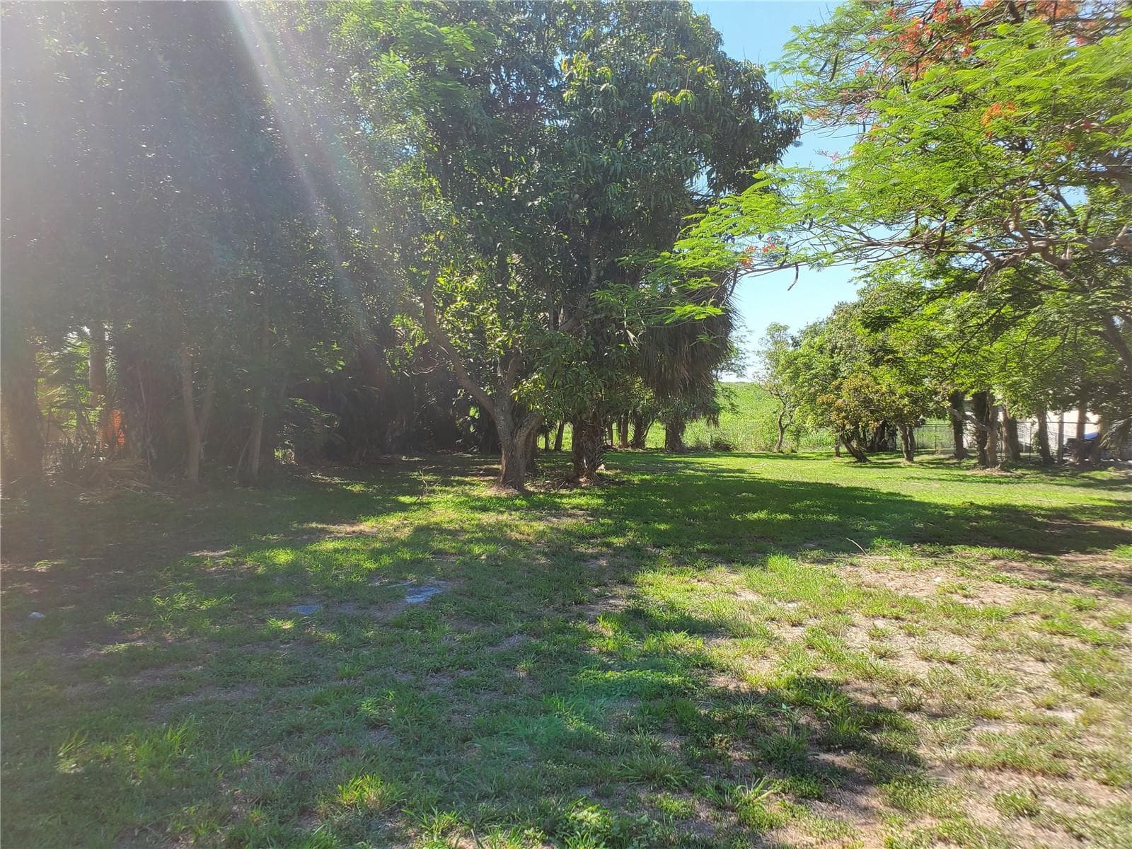 1697 E Main St, Pahokee FL 33476