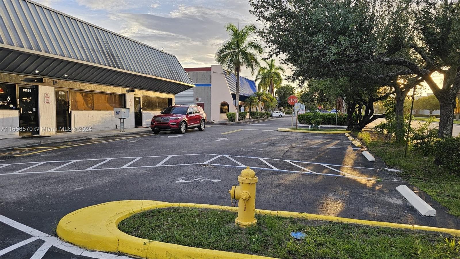 Sunrise, FL, 33351