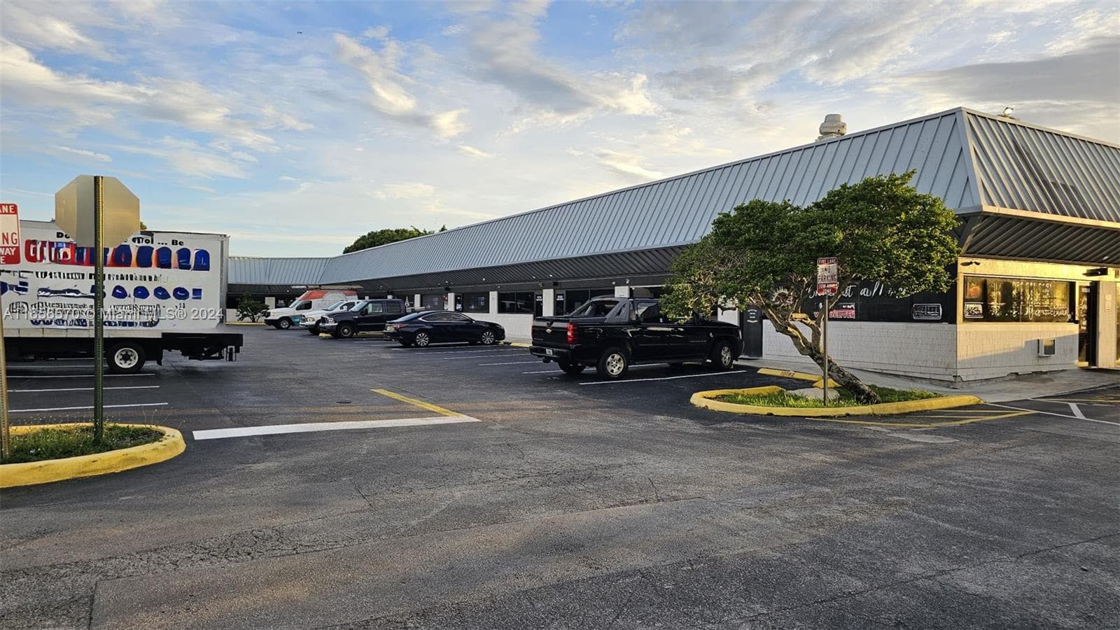 Sunrise, FL, 33351