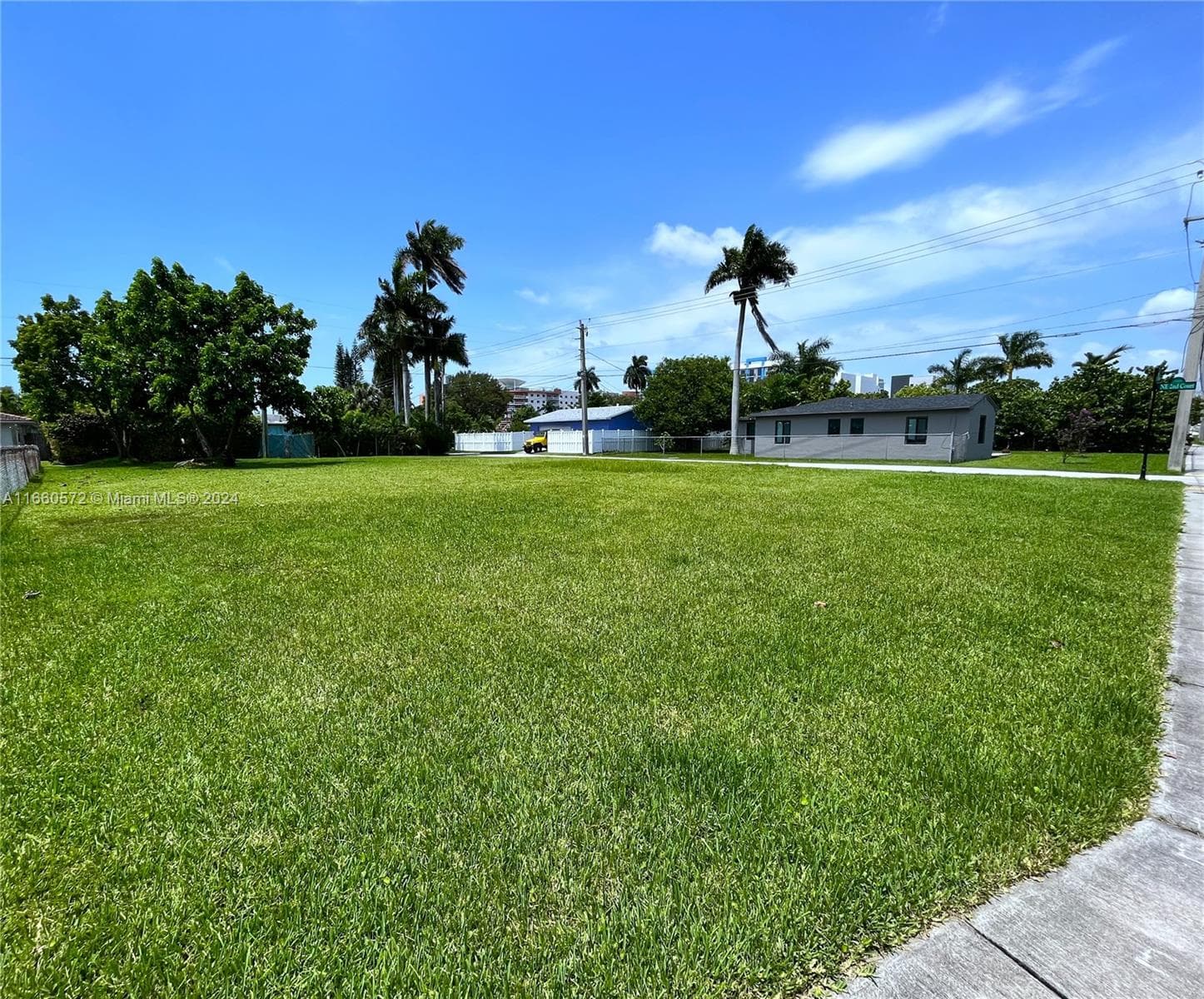 212 NE 1st St, Dania Beach FL 33004
