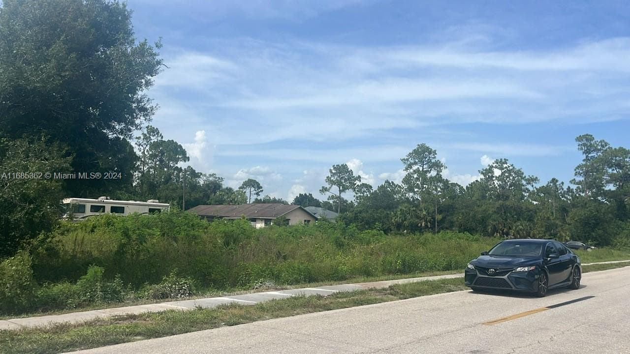 805 E 6 st, Lehigh Acres FL 33972