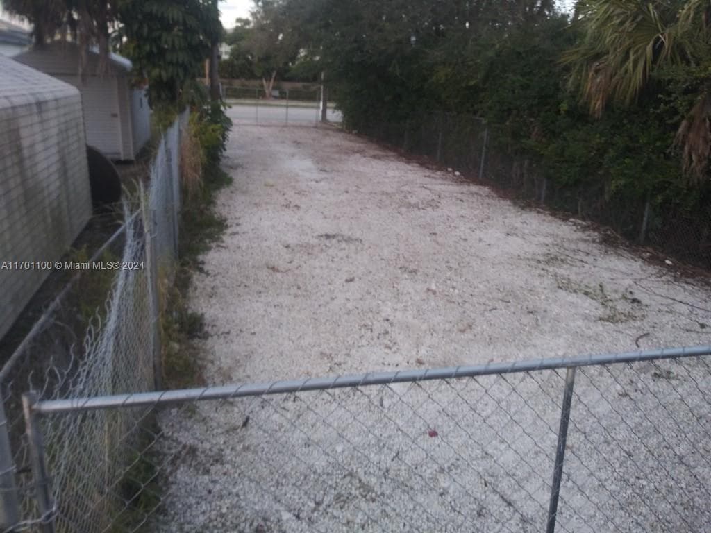 Pembroke Rd, West Park FL 33023