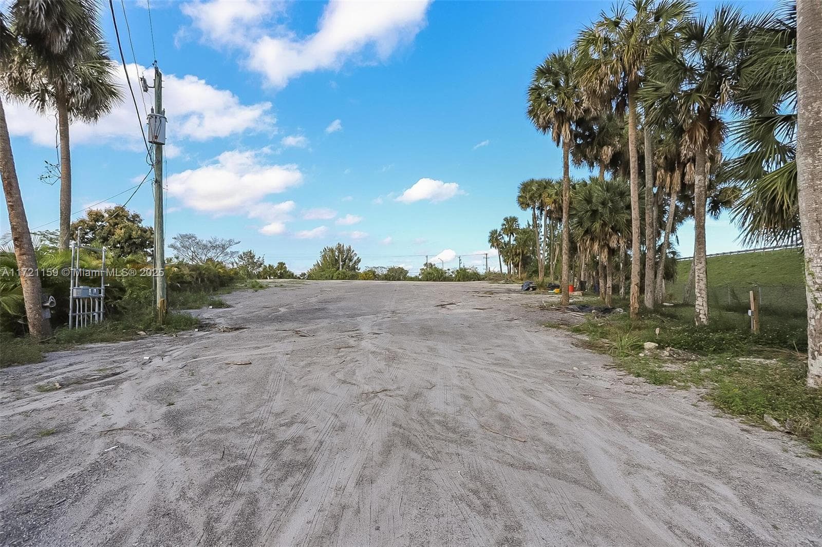 7601 Ellen Ln, West Palm Beach FL 33411
