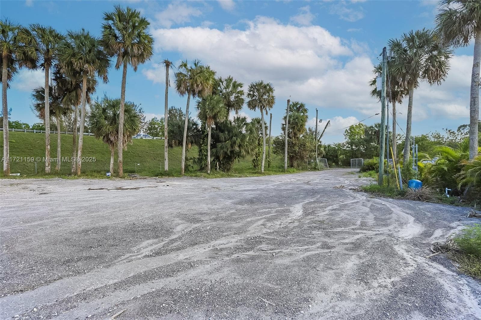 7601 Ellen Ln, West Palm Beach FL 33411