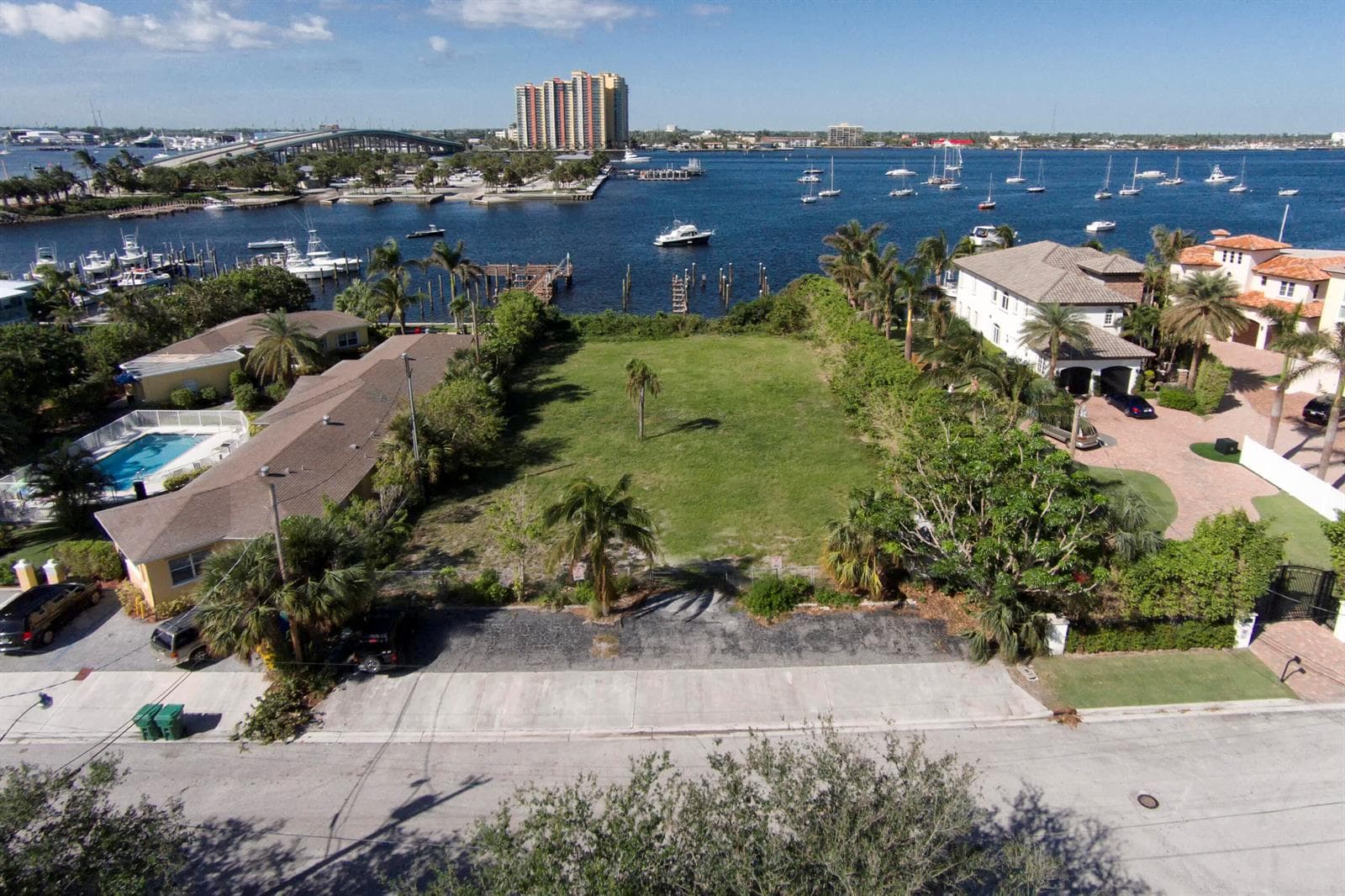 2715 Lake Dr 1 west view wide