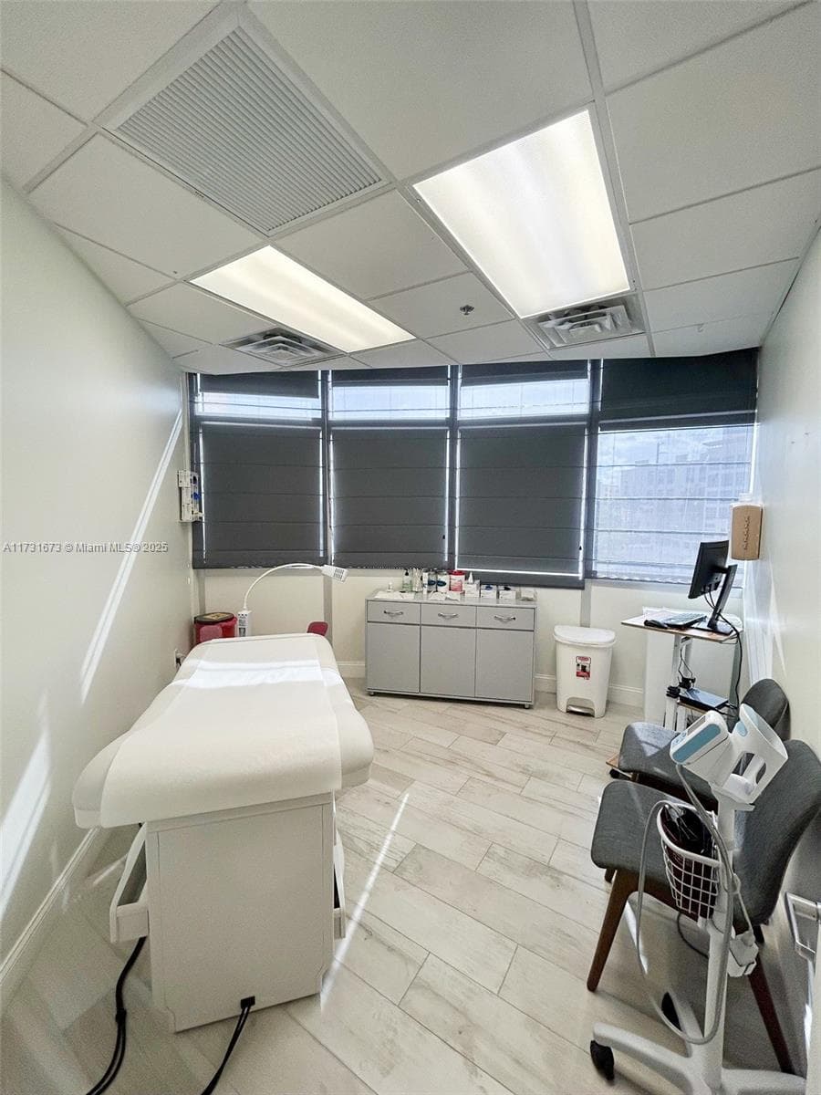 South Miami, FL, 33143