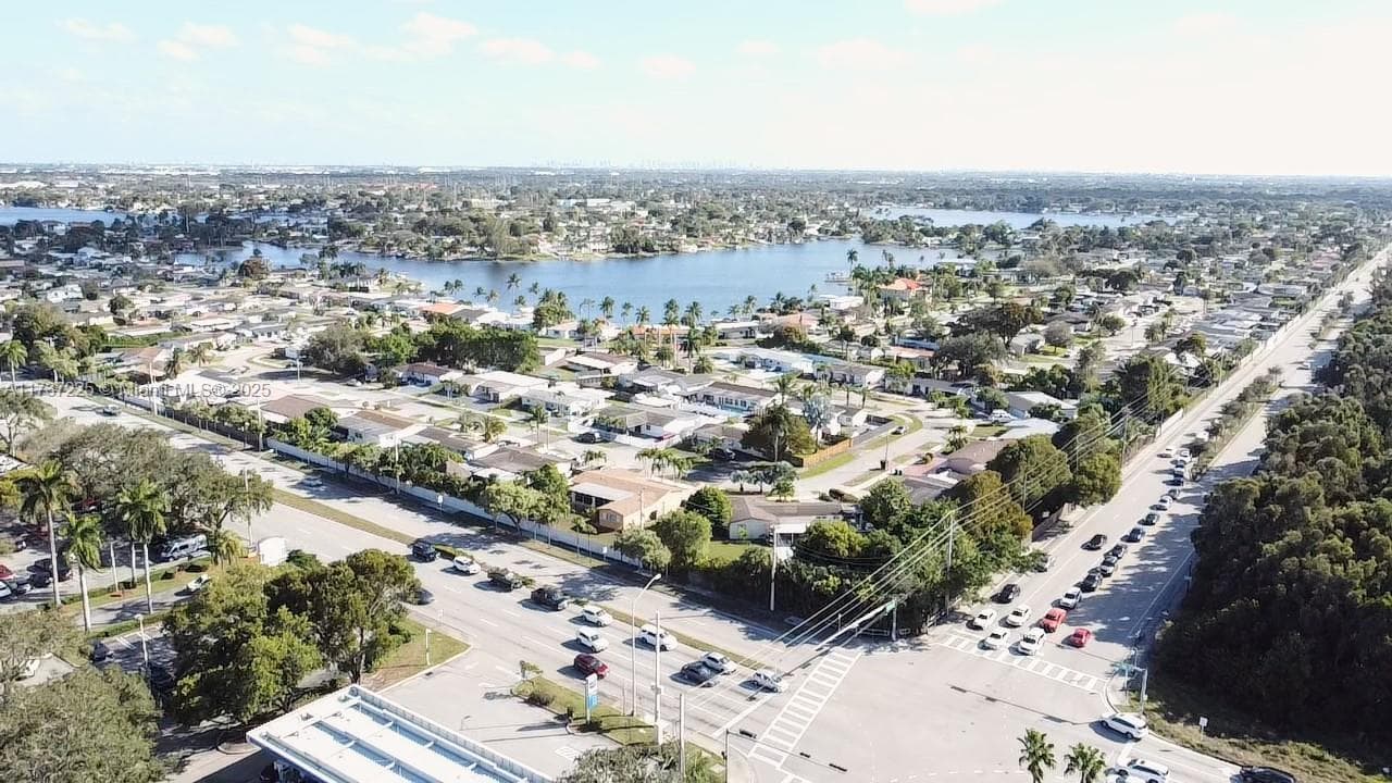 Aerial view of the neighborhood near the Plaza