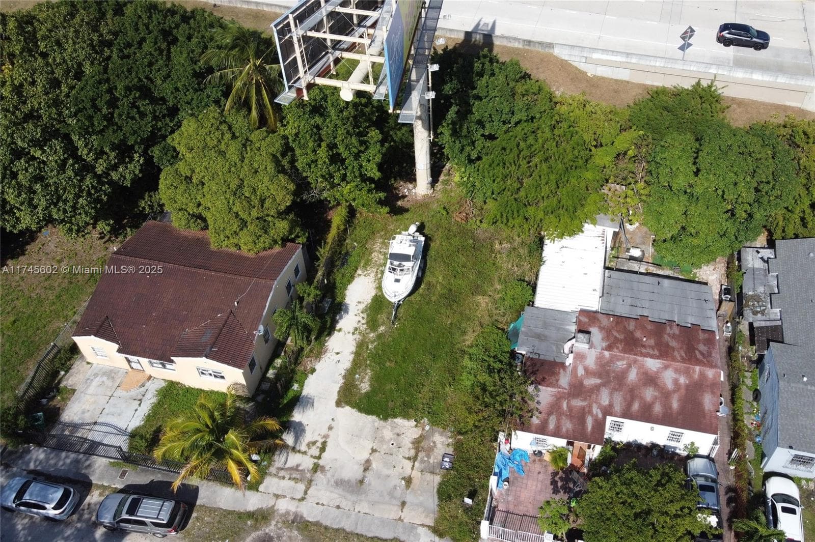321 NW 37th St, Miami FL 33127