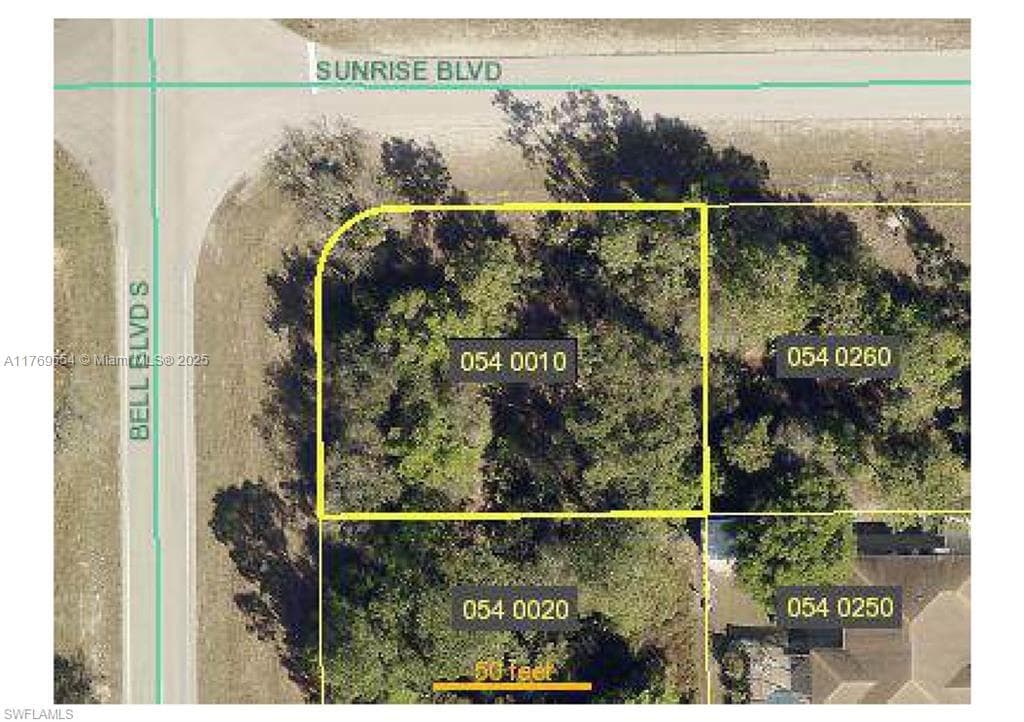 211 BELL BLVD S, Other City - In The State Of Florida FL 33974