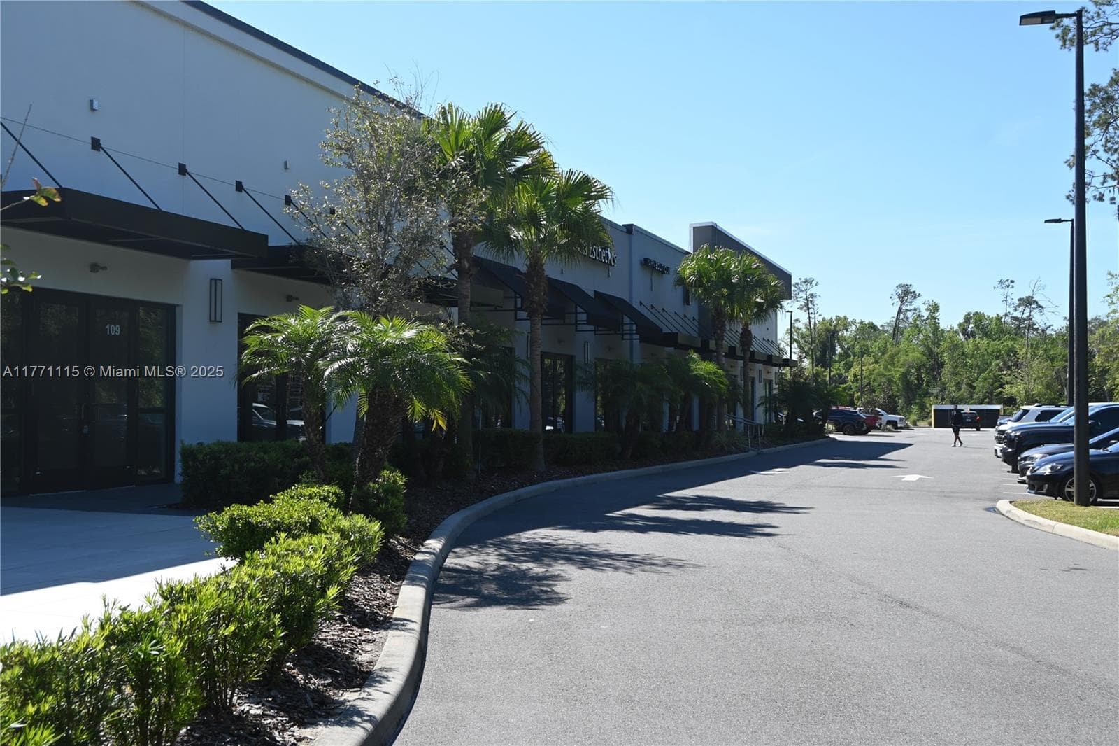 FRONT OF UNIT