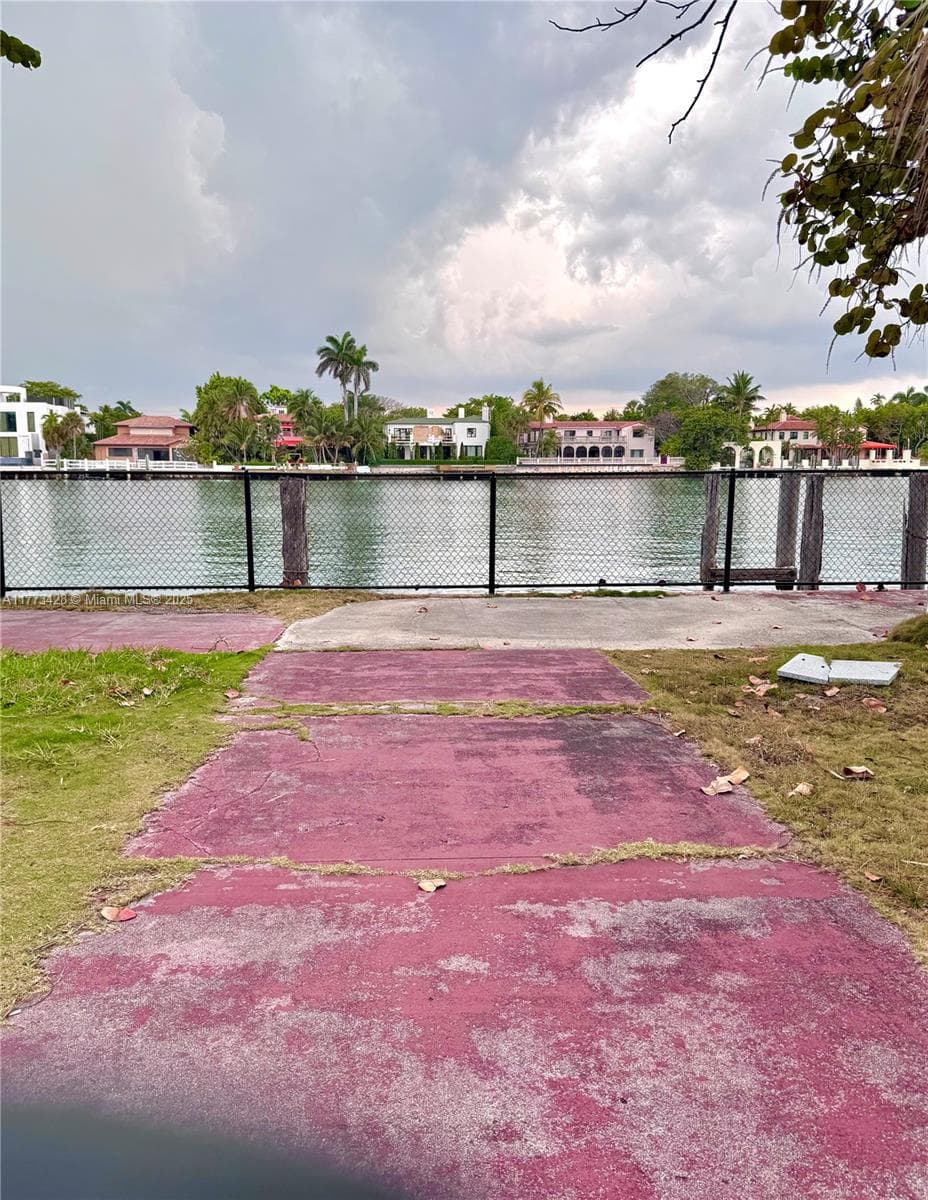 5255 Collins Ave Boat Slip E, Miami Beach FL 33140
