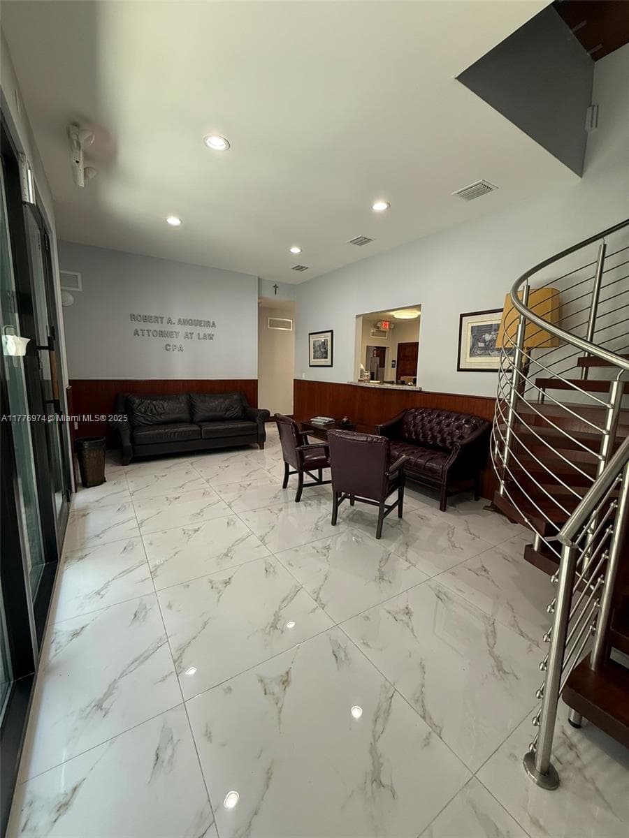16 SW 1st Ave, Miami FL 33130