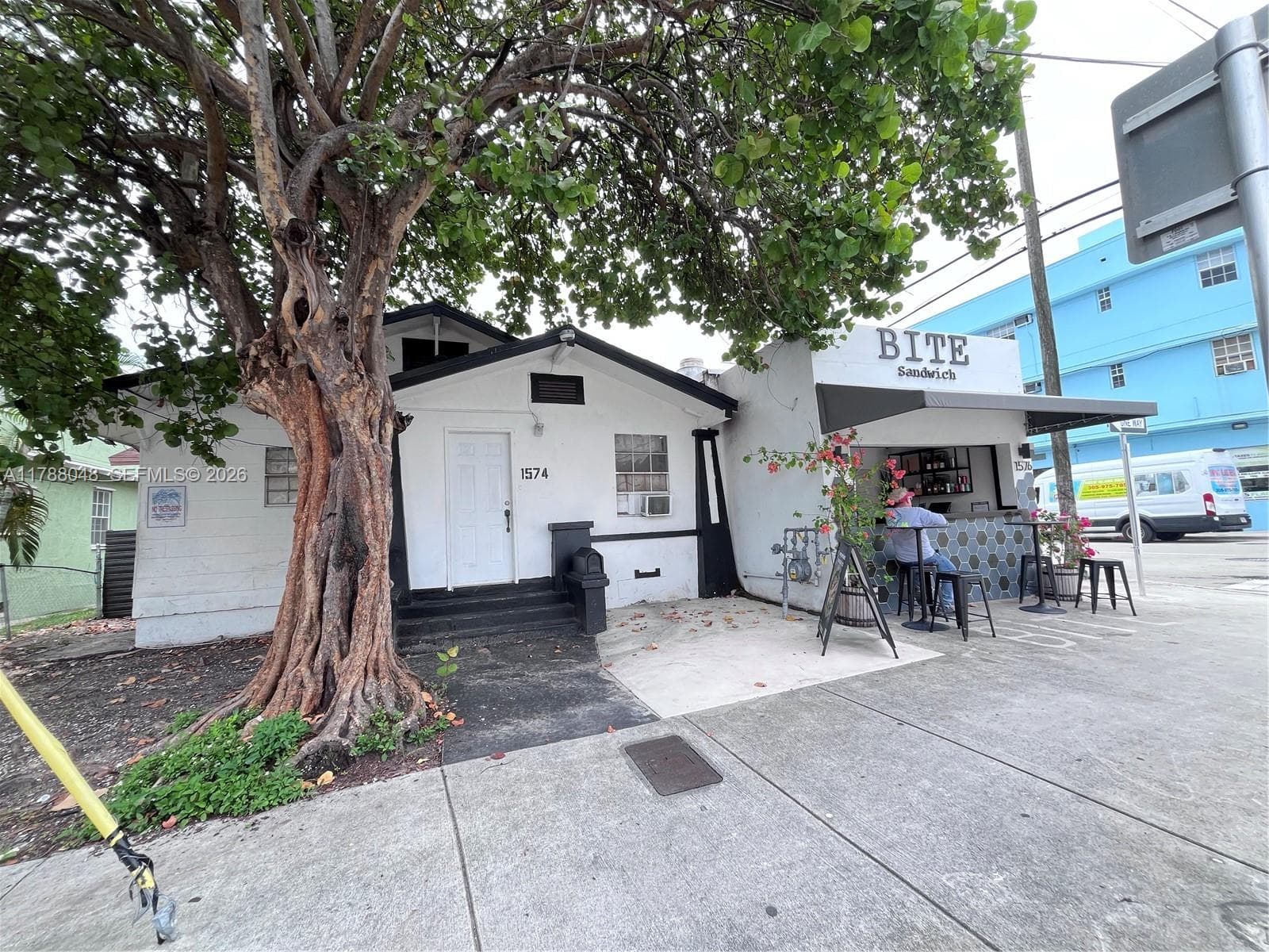 1574 SW 1st St, Miami FL 33135