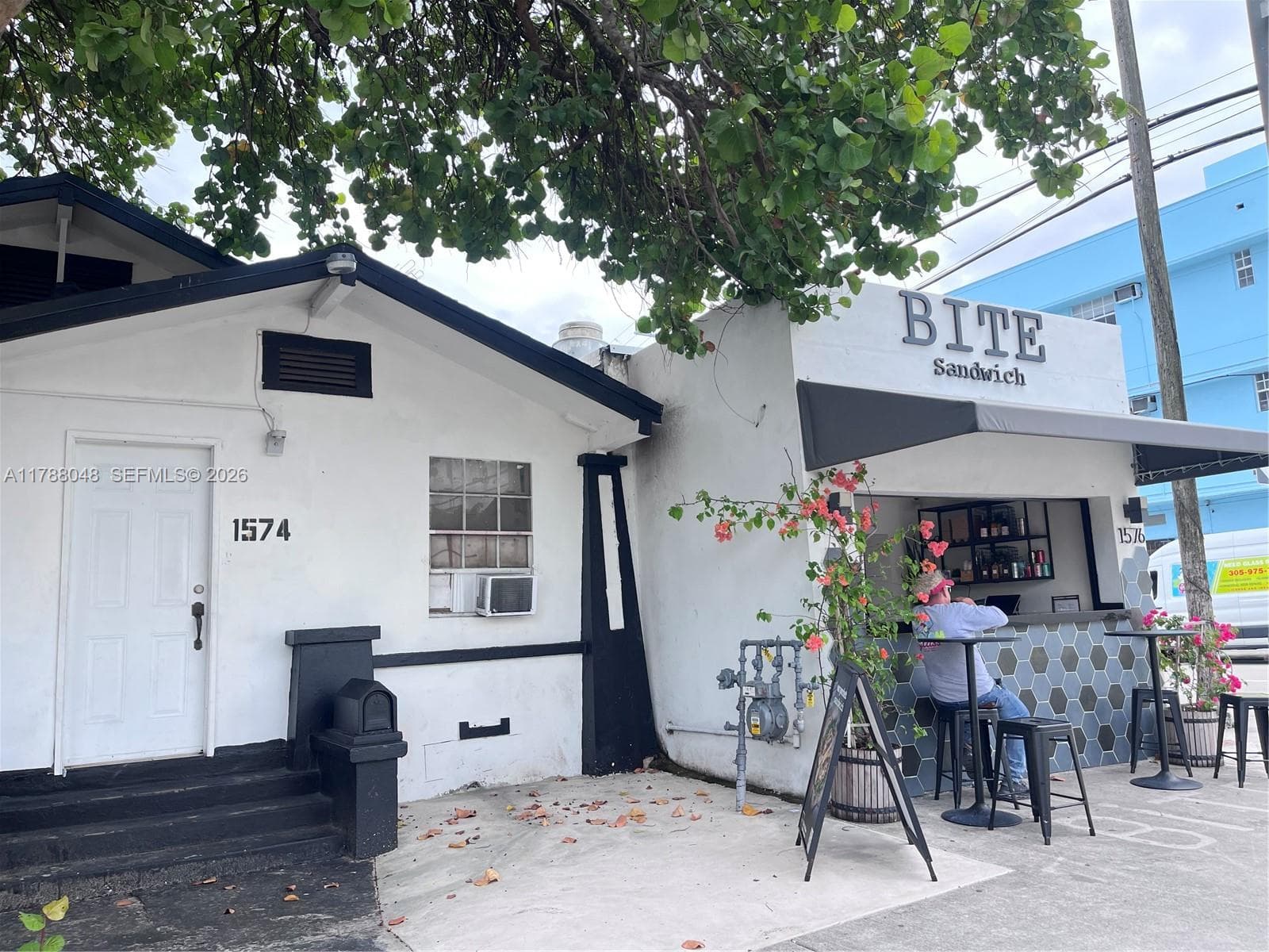 1574 SW 1st St, Miami FL 33135
