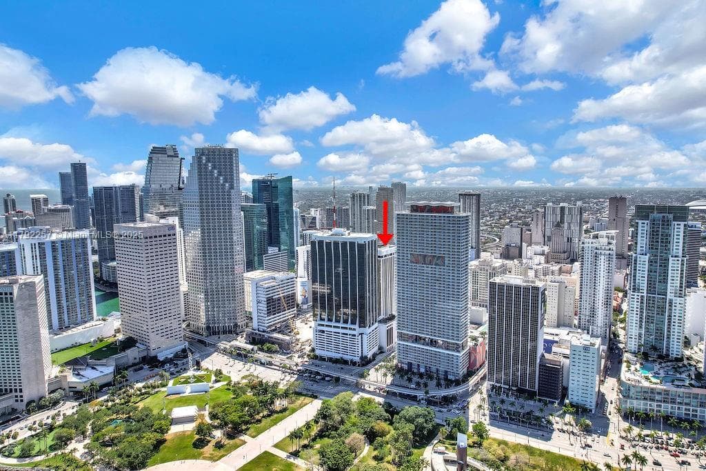1 SE 3rd Ave, Miami FL 33131