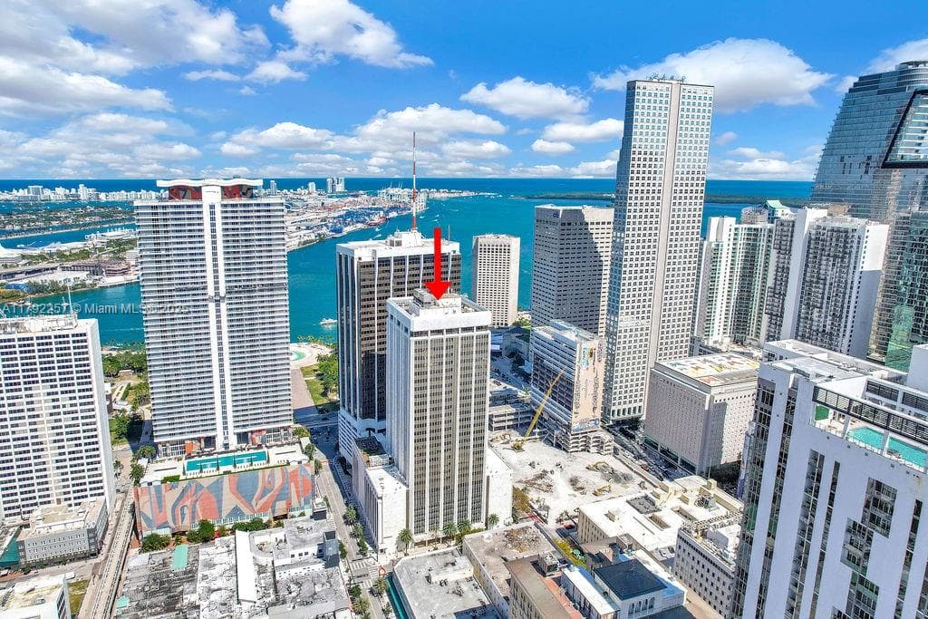 1 SE 3rd Ave, Miami FL 33131