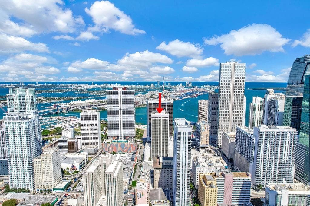 1 SE 3rd Ave, Miami FL 33131