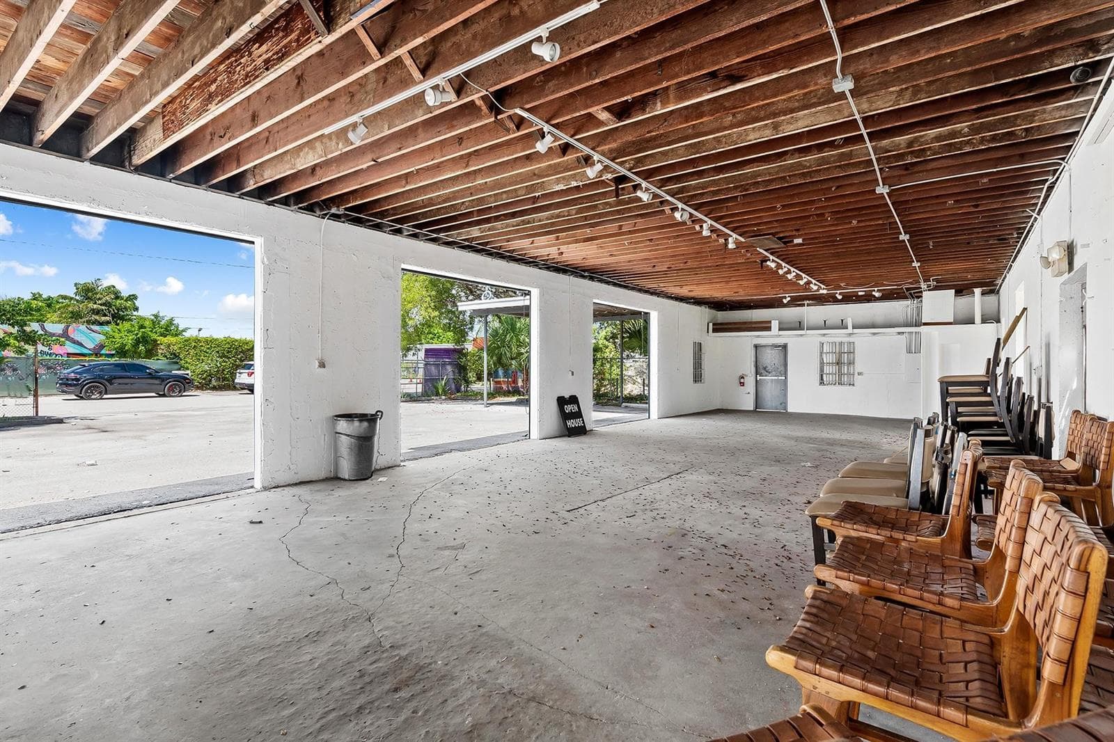 810 NE 4th Ave