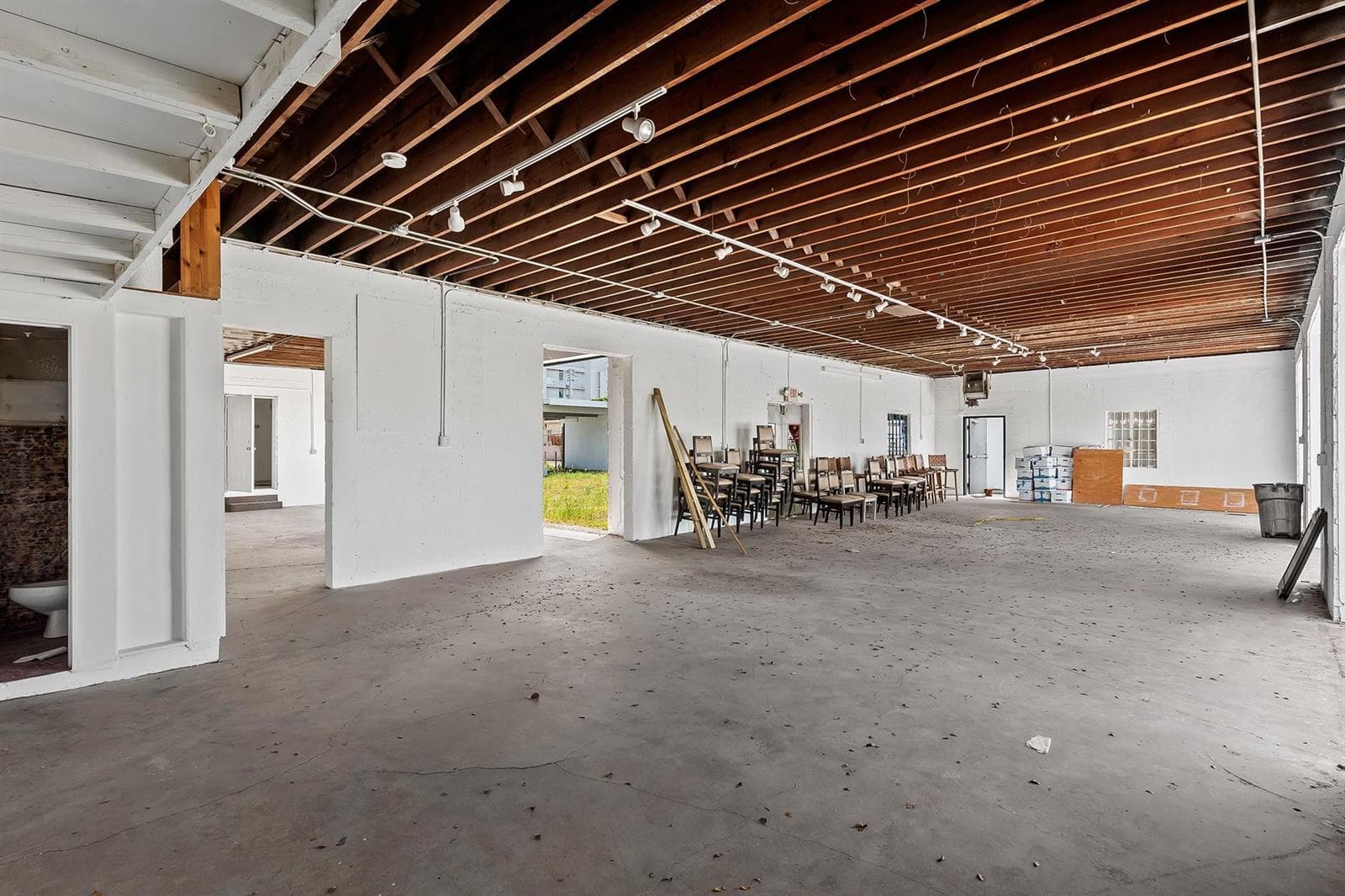 810 NE 4th Ave