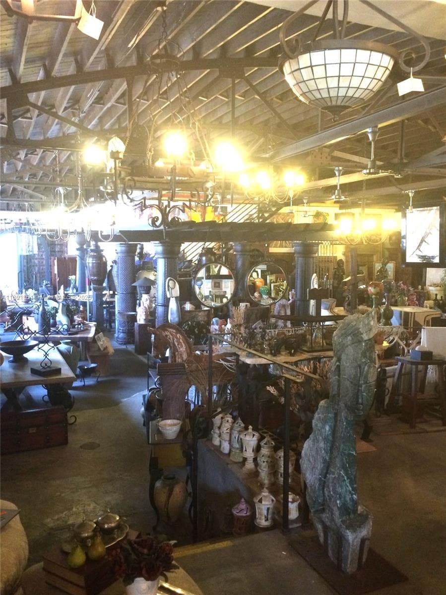 101 NE 1st St, Dania Beach FL 33004