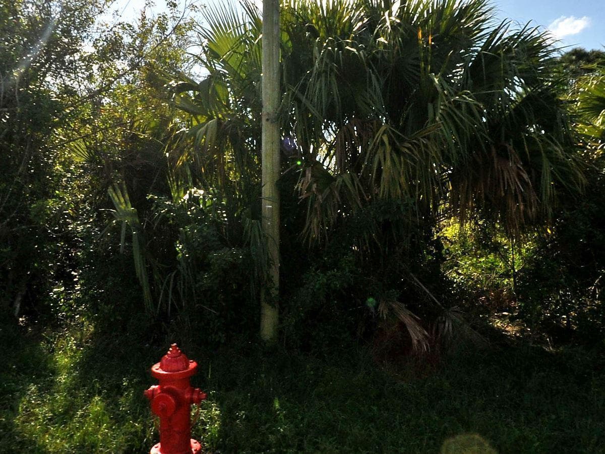 884 SW Mccoy Avenue, Port St. Lucie FL 34953