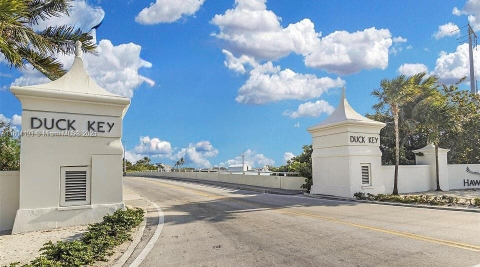 106 S Bahama Dr, Duck FL 33050